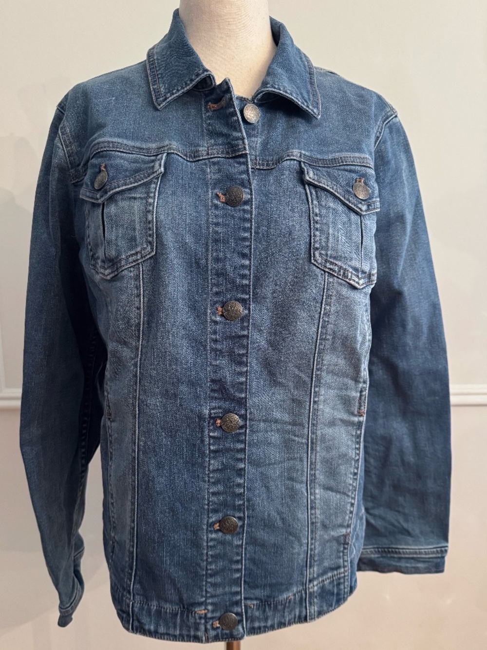 Chico's Denim Jean Jacket Medium Wash Button Front Stretch Size 2 US 12 Large
